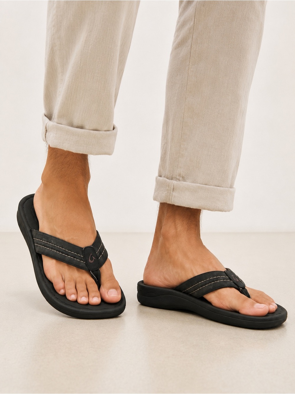 OluKai Hokua Men’s Black Comfort Flip Flop Sandals Beach Thong Slides size 10